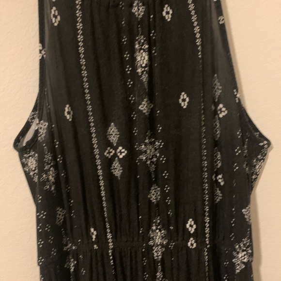 Black and White Maxi Dress - Picture 2 of 4